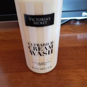 Victoria Secret Coconut Body Wash